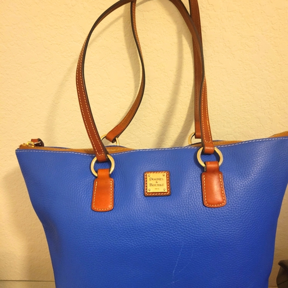 Dooney and Bourke Extra Large Shopper